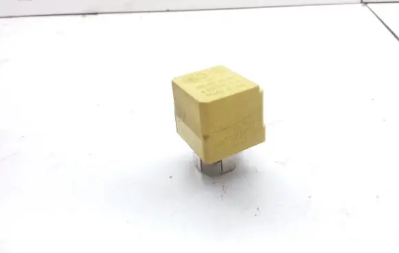 Mercedes-Benz Sprinter W901 W902 W903 W904 Other relay A0025421419 4RD00779400