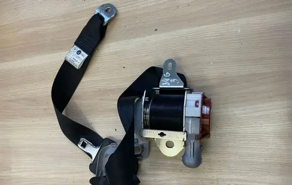 Lexus RX 450H Rear seatbelt 7R3930P