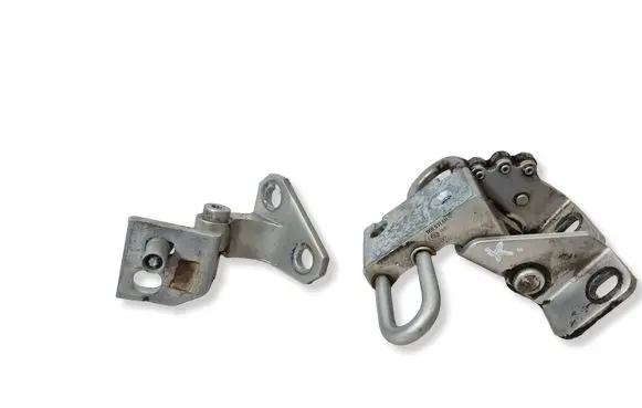 Volkswagen Golf VI Front door hinge set 1K0831411N