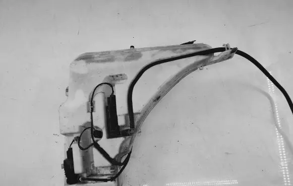 BMW 4 F36 Gran coupe Windshield washer fluid reservoir/tank 7241679