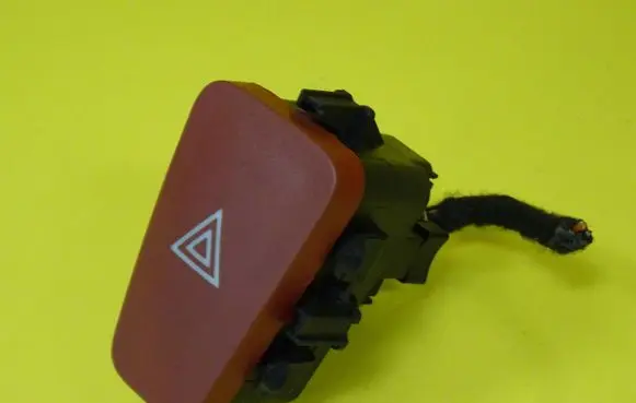 Fiat Croma Hazard light switch 1821940223
