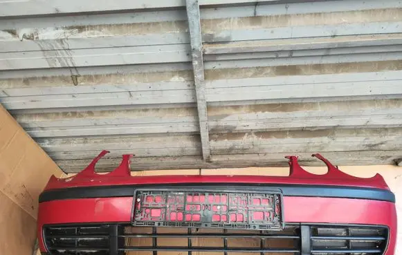 Front bumper lip