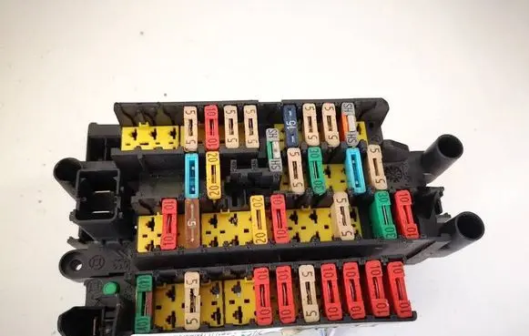 Citroen Xsara Picasso Fuse box set 9627791880