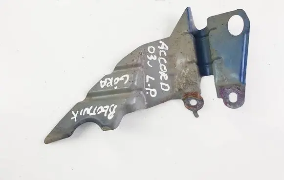 Honda Accord Fender mounting bracket