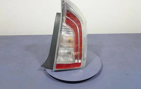 Toyota Prius+ (ZVW40) Rear/tail lights 