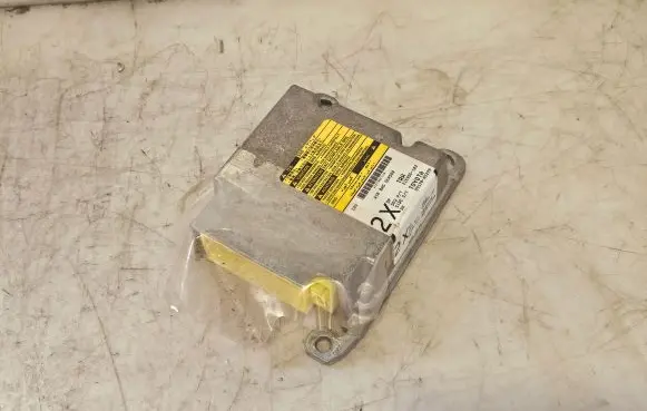 Toyota Avensis T250 Airbag control unit/module 8917005220