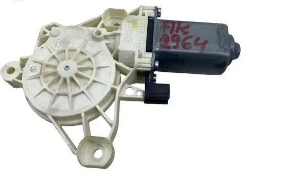Mercedes-Benz S W223 Front door window regulator motor A0009065008