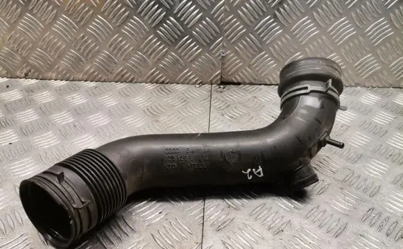 Audi A2 Air intake hose/pipe 8z0129658e