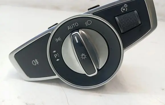 Mercedes-Benz GLC C253 Light switch A2059051810