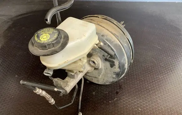Opel Vectra C Brake booster 13126710 P300