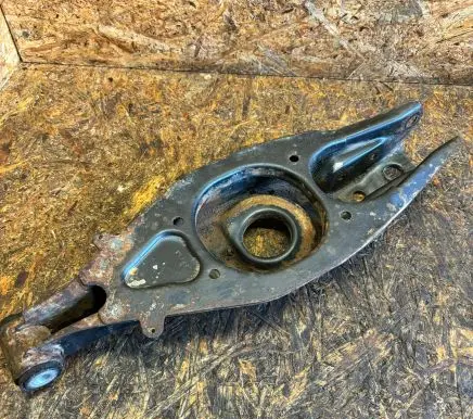 Mercedes-Benz E W124 Coil spring/strut mount 