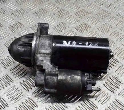 Mercedes-Benz E W211 Starter motor A0061516201