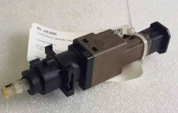 Lancia Delta Clutch pedal sensor 46840511