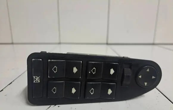 BMW 5 E39 Electric window control switch 61318368986 03725075 110187
