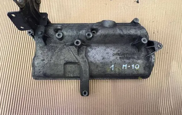 Mercedes-Benz B W245 Rocker cam cover A6400100667