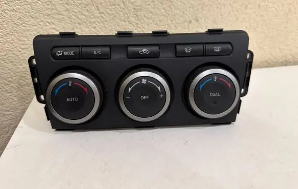 Mazda 6 Climate control unit GAM761190B