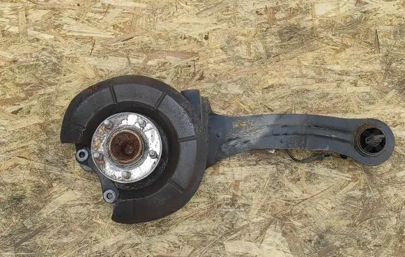 Ford Focus Rear wheel hub BV615A969AF