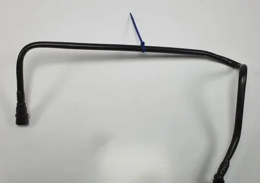 Chrysler 300 - 300C Fuel line pipe