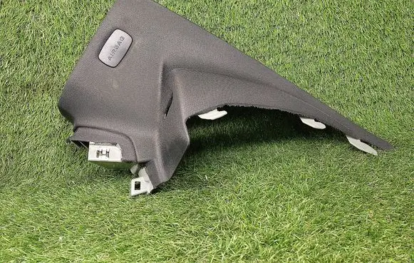 Mercedes-Benz C W204 (C) pillar trim A2046904226