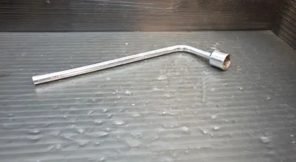 Lexus IS 220D-250-350 Wheel nut wrench 
