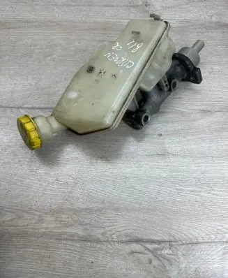 Master brake cylinder