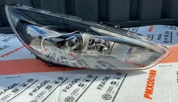 Ford Focus ST Headlight/headlamp F1EB13D154CG