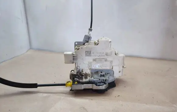 Audi A6 S6 C7 4G Rear door lock 4G0839015