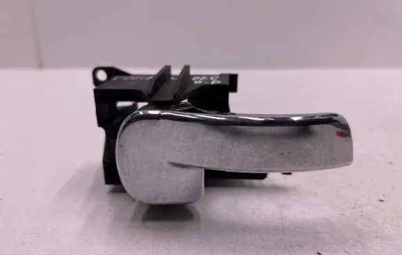 Nissan Pathfinder R51 Front door interior handle 8318D