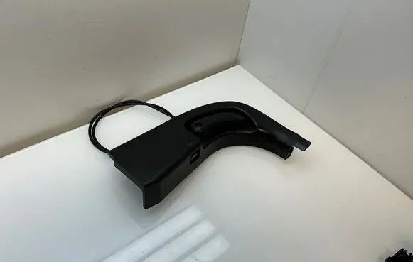 BMW 5 E60 E61 Engine bonnet (hood) release handle 9143458 22339910