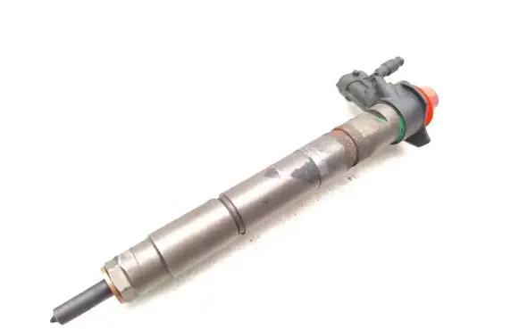 Chrysler Voyager Fuel injector 15062058F 0445115067