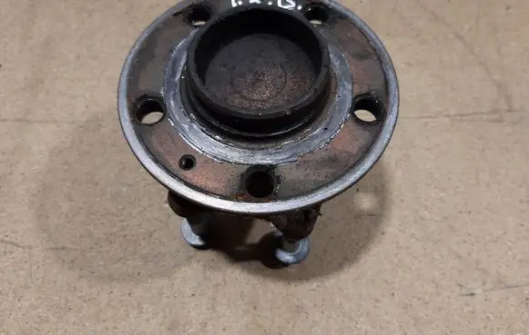 Volvo S80 Rear wheel hub