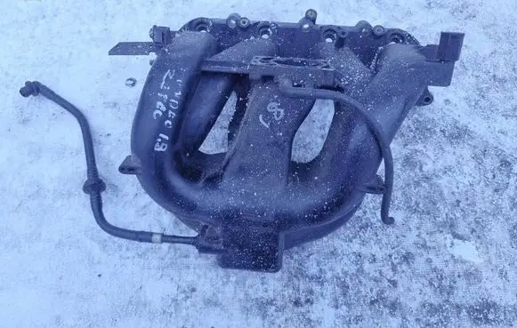 Ford Mondeo MK I Intake manifold 938f9424ne