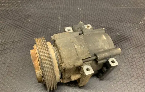 Hyundai Terracan Air conditioning (A/C) compressor (pump) C0MPRESS0R