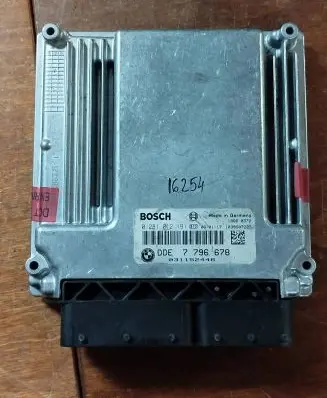 BMW 5 E60 E61 Engine control unit/module 7796678