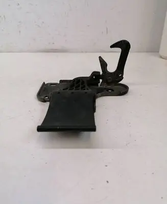 Audi A8 S8 D3 4E Engine bonnet/hood lock/latch loop/hook 4E0823485B