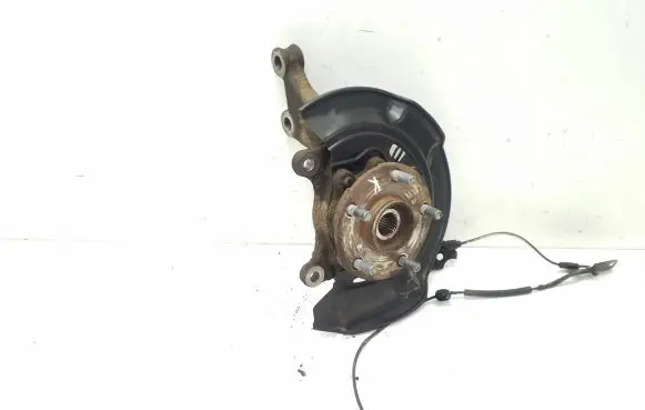Toyota Prius+ (ZVW40) Front wheel hub