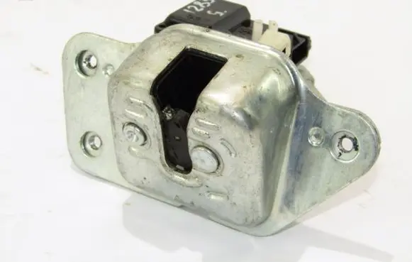 Jeep Patriot Tailgate/trunk/boot lock/catch/latch