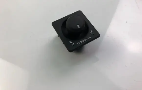 Land Rover Discovery Wing mirror switch AMR2498