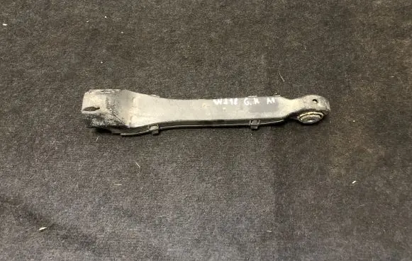Mercedes-Benz CLS C218 X218 Rear upper control arm/wishbone A2043521488