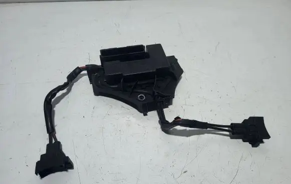 Opel Vectra C Coolant fan relay 1379131 290906 870736UJ