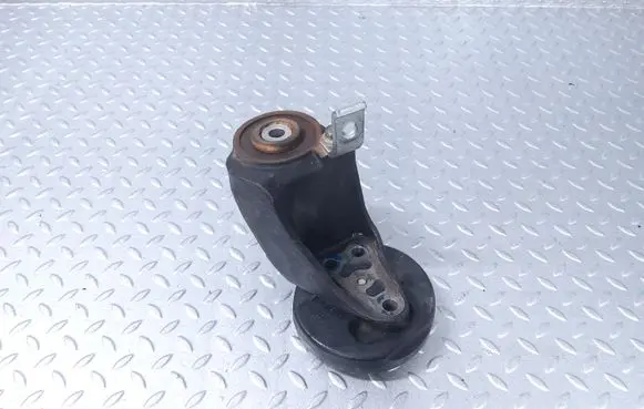 Land Rover Defender Front differential mounting bracket CPLA4B148BC LR062295 LR056079