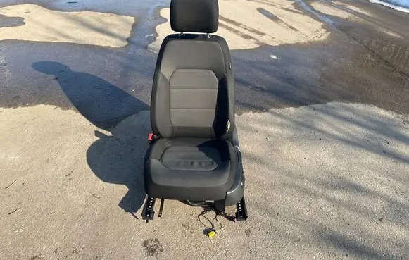 Volkswagen PASSAT B7 Front driver seat 