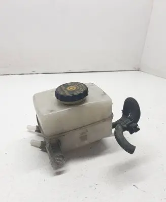 Lexus RX 330 - 350 - 400H Brake fluid reservoir 13231140500
