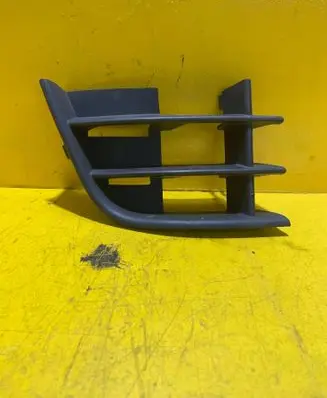 Skoda Fabia Mk2 (5J) Front bumper lower grill 5J0853666A