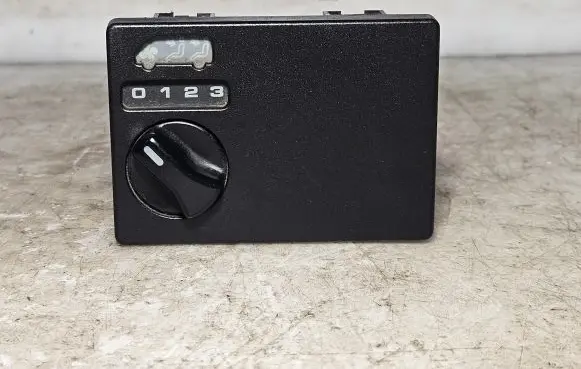 Volkswagen Transporter - Caravelle T4 Climate control unit 705959549
