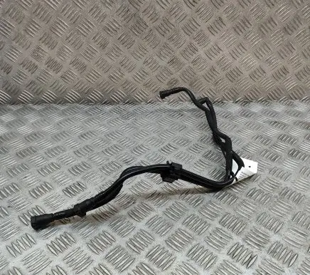 Land Rover Discovery 5 Engine coolant pipe/hose HPLA9P923CB