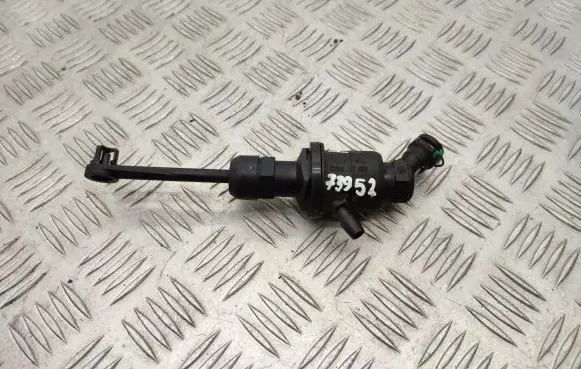 Nissan Qashqai Clutch slave cylinder 