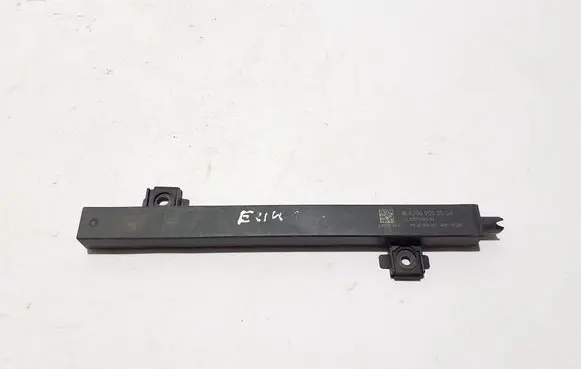 Mercedes-Benz E W214 Aerial antenna amplifier A2069052504