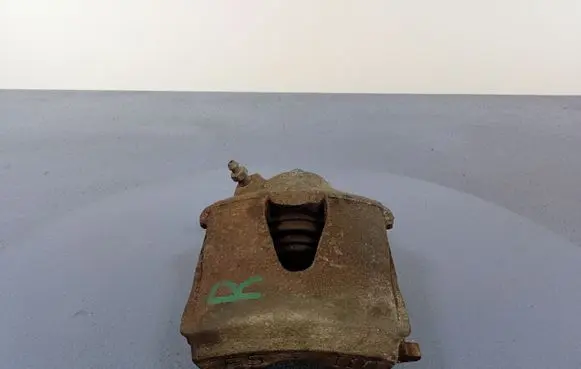 Volkswagen Golf VI Front brake caliper FS-III