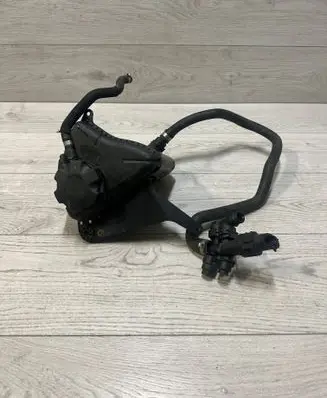 BMW 5 F10 F11 Coolant expansion tank/reservoir 7601949 8514244